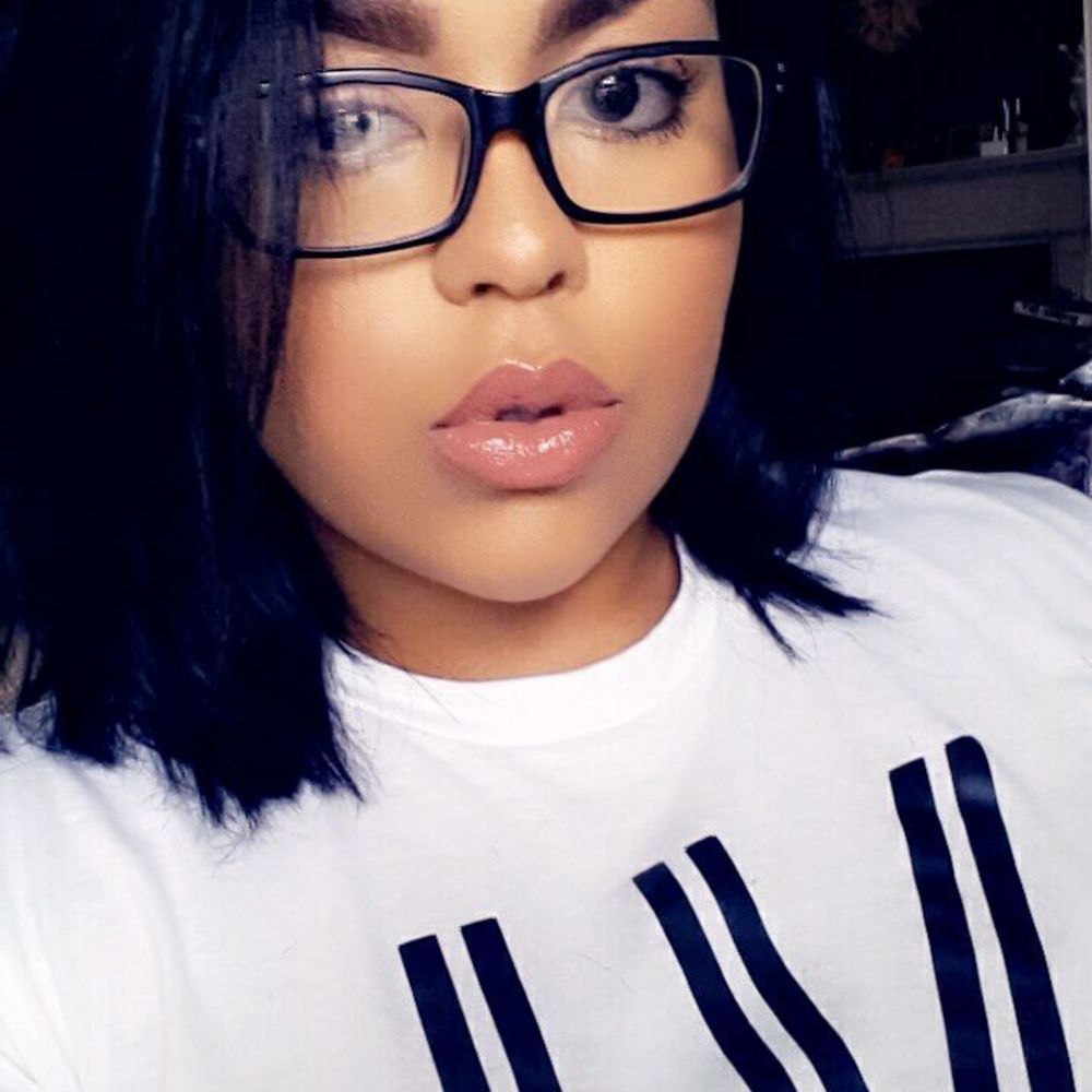 Meet your Posher, Yamaris